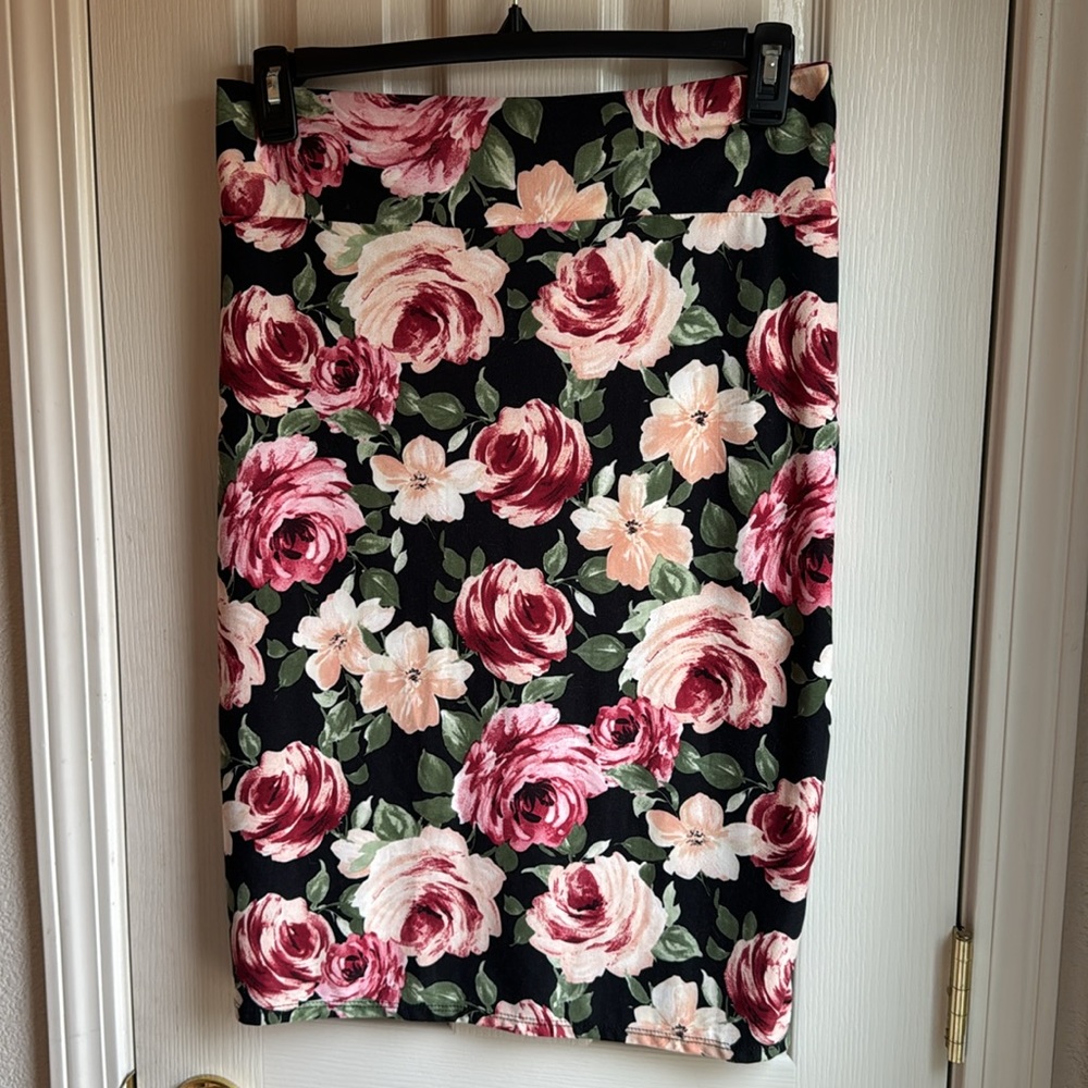 NWOT SENSATIONAL COLLECTION STRETCH FLORAL PRINT SKIRT SZ 3X